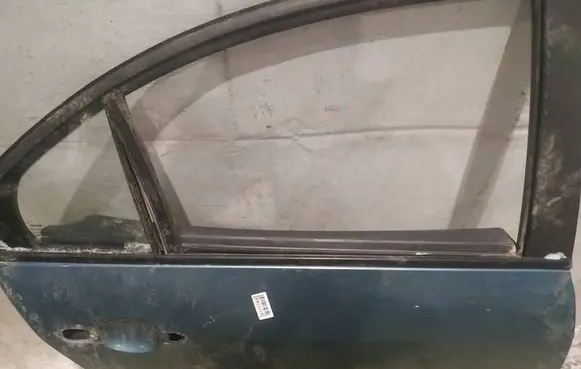 Nissan Primera Rear door glass trim molding 