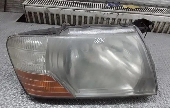 Mitsubishi Pajero Headlight/headlamp 10087420