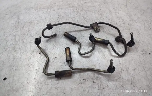 Nissan Pathfinder R51 Fuel line pipe 