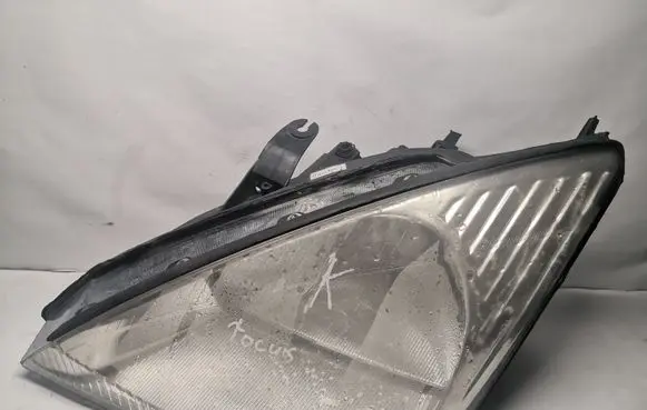 Ford Focus Headlight/headlamp 205675B
