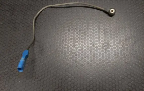 Audi A6 S6 C5 4B Detonation knock sensor 06C905377