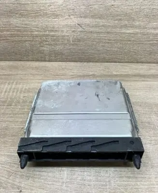 Volvo V70 Engine control unit/module 08677708A 0281010319