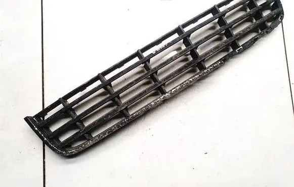 Audi A3 S3 8P Front bumper lower grill 8P3807647