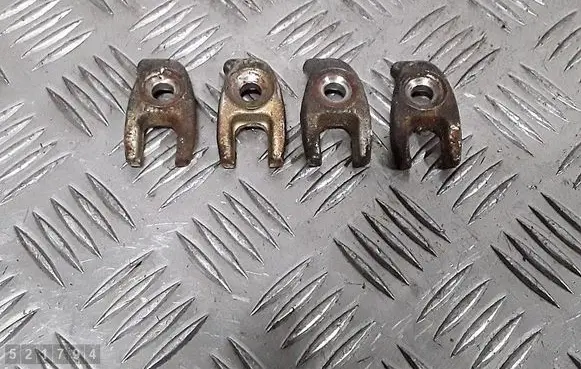 Renault Kadjar Fuel Injector clamp holder 