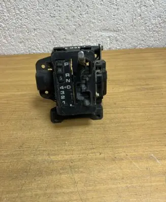 Mercedes-Benz C W202 Gear shifter/selector A2022670537 F2602