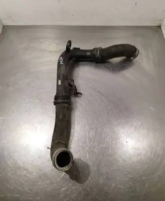 Volkswagen Touran I Intercooler pipe mounting bracket 