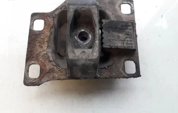 Ford Focus Engine mount bracket 98ab7m121ak 98ab-7m121-ak