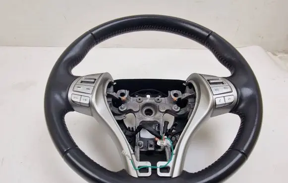Nissan Qashqai Steering wheel 34221161A 171094023 484304EM5B