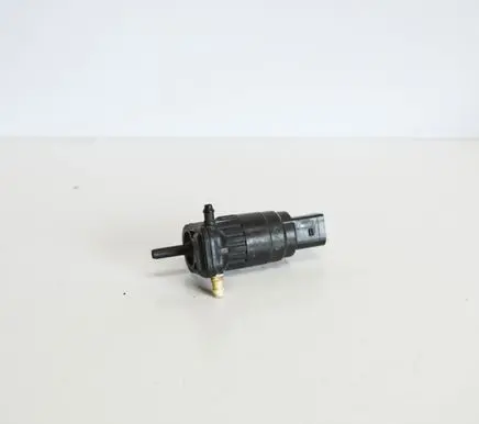 Skoda Octavia Mk2 (1Z) Windscreen/windshield washer pump 1K6955651