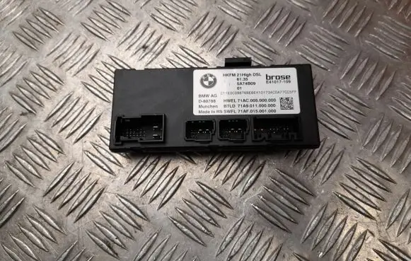 BMW iX1 Tailgate/trunk control unit/module 5A74B09