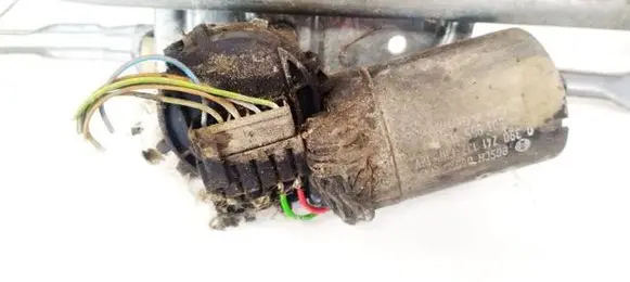 Volkswagen PASSAT B5 Wiper motor 8D1955113B 0390241132