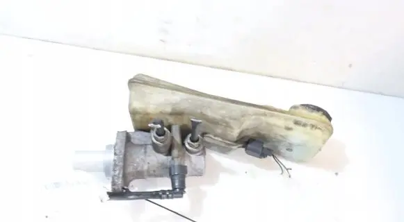 Master brake cylinder