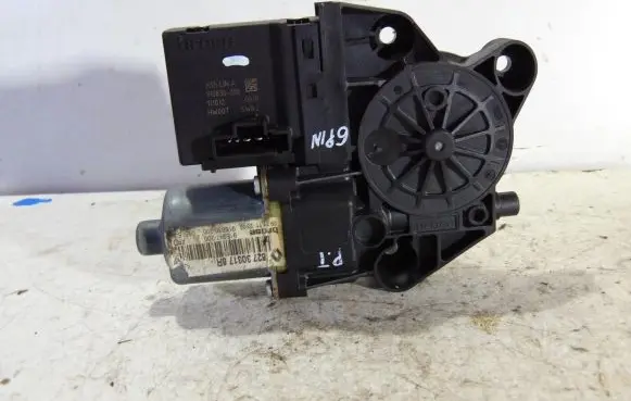 Renault Scenic III - Grand scenic III Rear door window regulator motor 827303178R