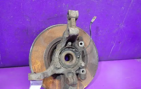 Opel Zafira B Front wheel hub spindle knuckle
