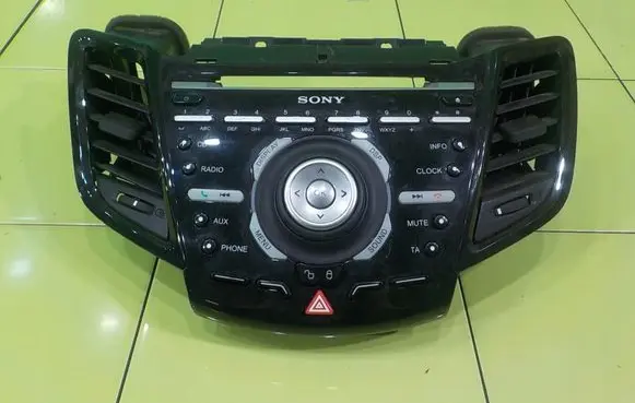 Ford Fiesta Radio/CD/DVD/GPS head unit C1BT18K811AA37AE