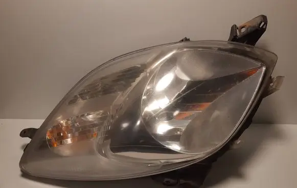 Toyota Yaris Headlight/headlamp 89900736 811100D120 17502A011A