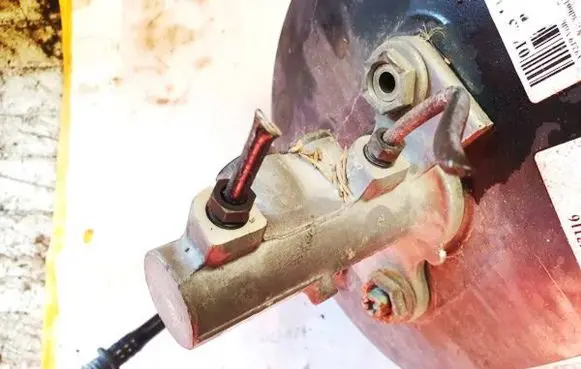 Volkswagen PASSAT B5 Master brake cylinder