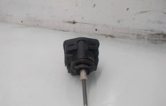Audi A6 S6 C4 4A Headlight level adjustment motor 4A0941295