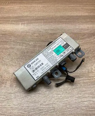 BMW 7 E38 Aerial antenna amplifier 8380685