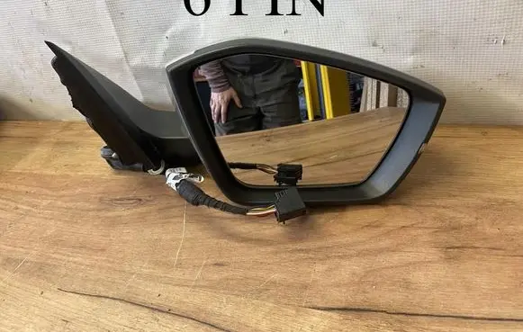 Skoda Octavia Mk4 Front door electric wing mirror