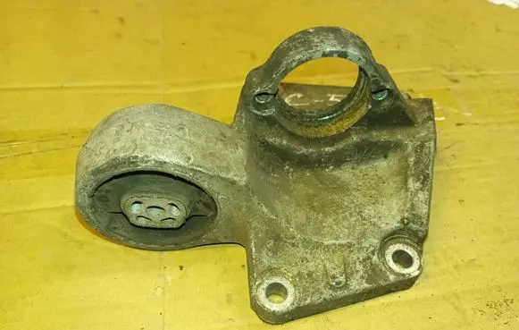 Citroen C5 Driveshaft support bearing bracket 9629824580