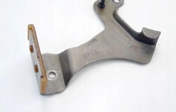 Ford Mustang IV Slide rail for timing chain 0713