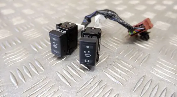 Nissan Leaf II (ZE1) Seat heating switch 240N75SH0A