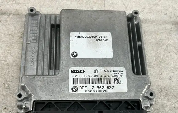 BMW 3 E92 E93 Engine control unit/module 0281013536 030010579 7807827