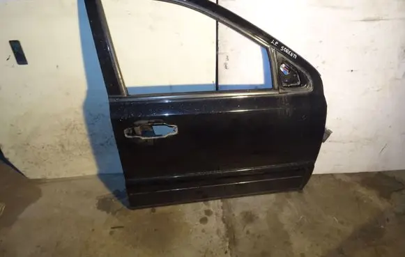 KIA Sorento Front door