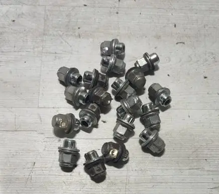 Toyota C-HR I Nuts/bolts 