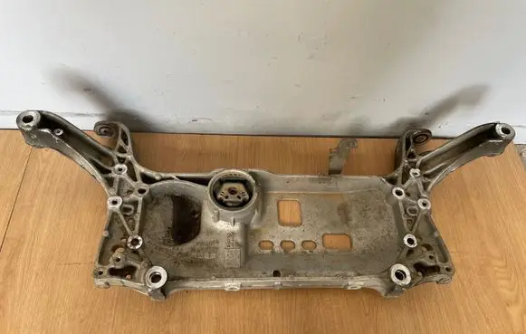 Volkswagen PASSAT B7 Front subframe 7N0199369A