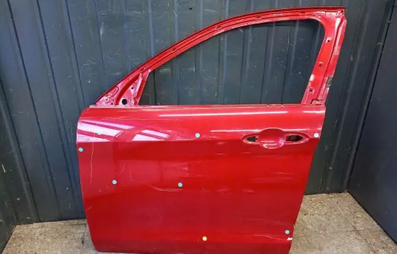 Alfa Romeo Giulia Front door