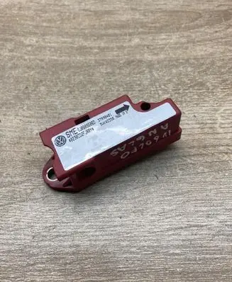 Volkswagen Golf IV Airbag deployment crash/impact sensor 1J0909606D 5WK42350
