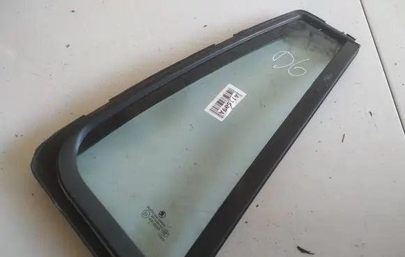 Skoda Octavia Mk2 (1Z) Rear vent window glass AS2