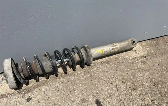 BMW 5 E60 E61 Rear shock absorber/damper 6775059