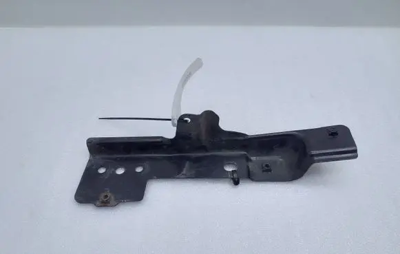 Audi Q7 4L Fender mounting bracket 4L0805698