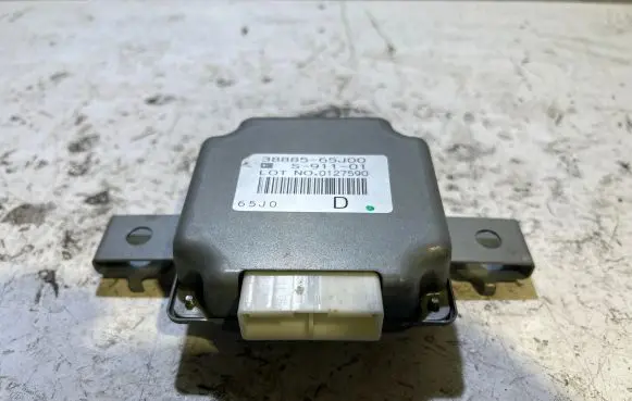Suzuki Grand Vitara II Engine control unit/module 3888565J00 S91101 0127590