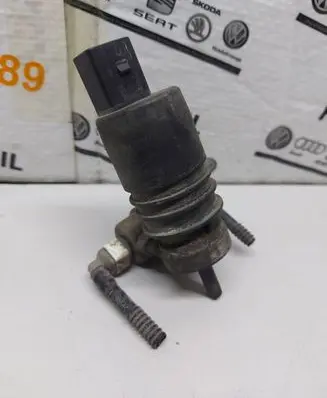 Volkswagen PASSAT B6 Windscreen/windshield washer pump 1T0955651A