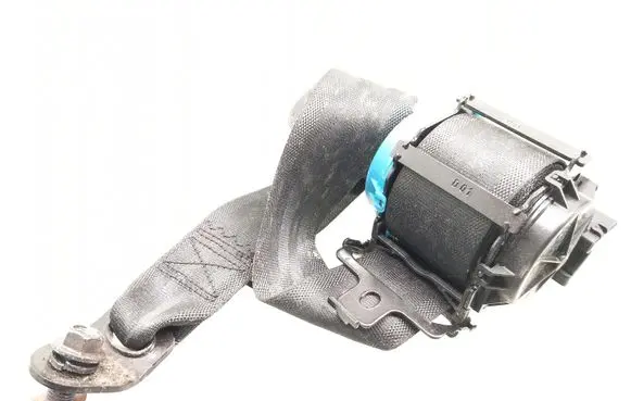 Rear seatbelt
