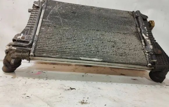 Volkswagen Golf V Intercooler radiator