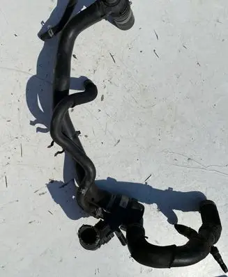 Land Rover Discovery 4 - LR4 Intercooler hose/pipe AH228584AC