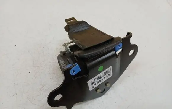 Opel Meriva A Middle seatbelt (rear) N93335123