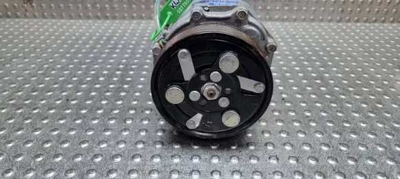 Volkswagen Golf IV Air conditioning (A/C) compressor (pump) S27705326 1J0820803K