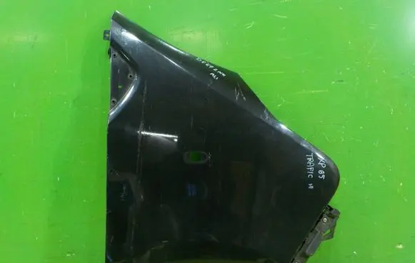 Renault Trafic III (X82) Fender PRZOD PRAWY