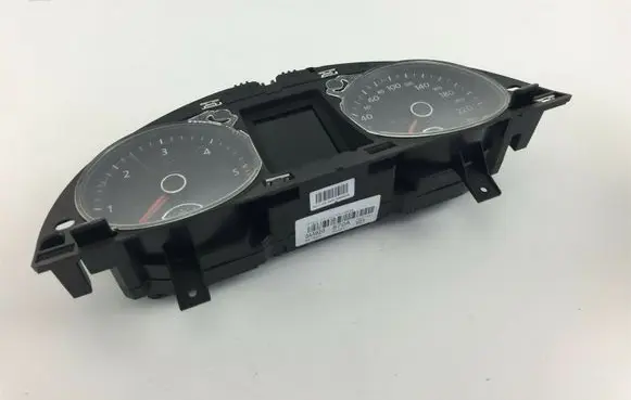 Volkswagen PASSAT B7 Speedometer (instrument cluster) 3AA920870A W1637