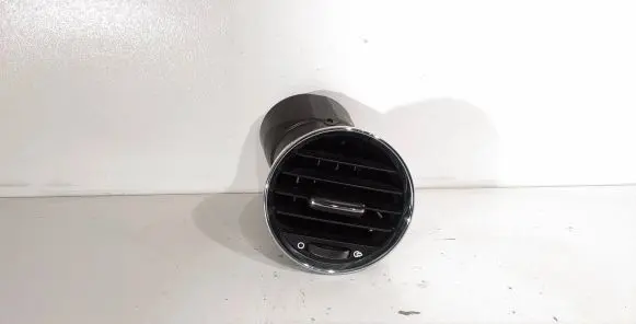 Peugeot 308 Dash center air vent grill Y05201