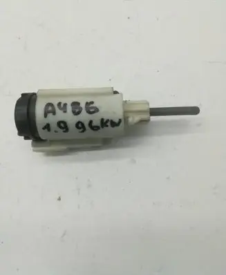 Audi A4 S4 B6 8E 8H Brake pedal sensor switch 8E0927189B