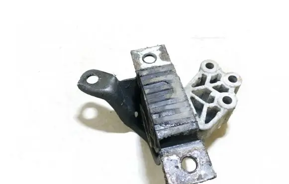 Fiat Panda II Engine mount bracket