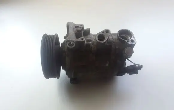 Volkswagen Golf VII Air conditioning (A/C) compressor (pump) 5Q0820803