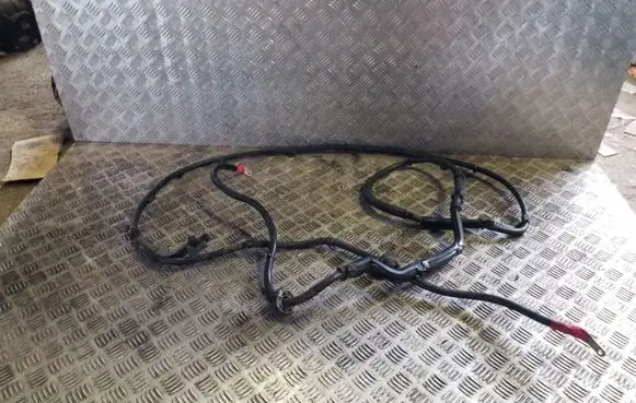 Positive cable (battery)